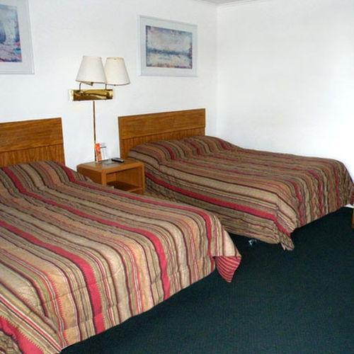 Economy Inn คาดิลแลค ห้อง รูปภาพ