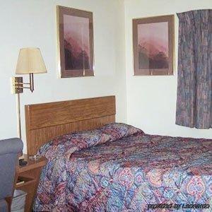 Economy Inn คาดิลแลค ห้อง รูปภาพ