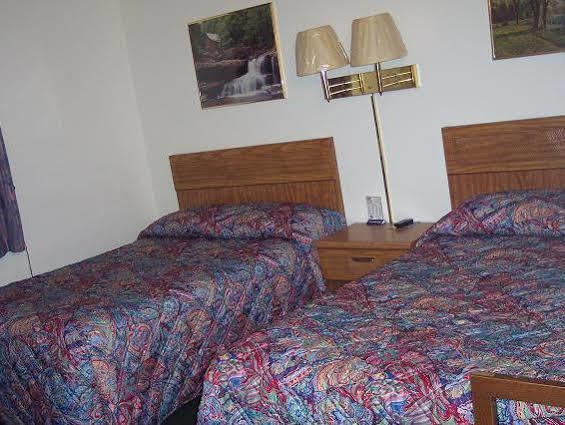 Economy Inn คาดิลแลค ภายนอก รูปภาพ